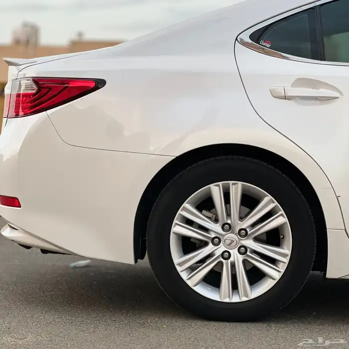 لكزس 350ES موديل 2015 سعودي مخزن 13