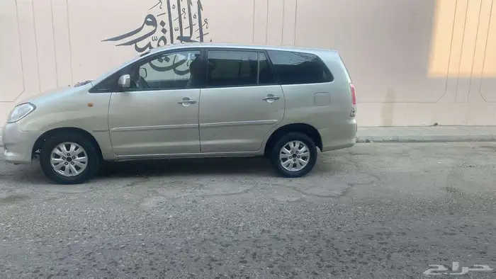 تويوتا انوفا موديل 2011 3