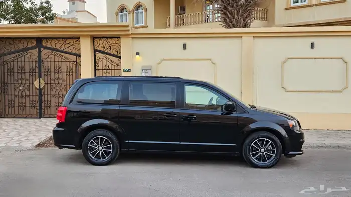 دوج كرفان 7 راكب 2018 فل كامل 22