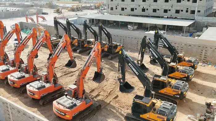 يوجد سواق بوكلين يبحث عن عمل راتب او نسبه 0