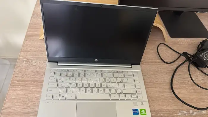 لابتوب hp للبيع و شاشة سامسونق للبيع 2