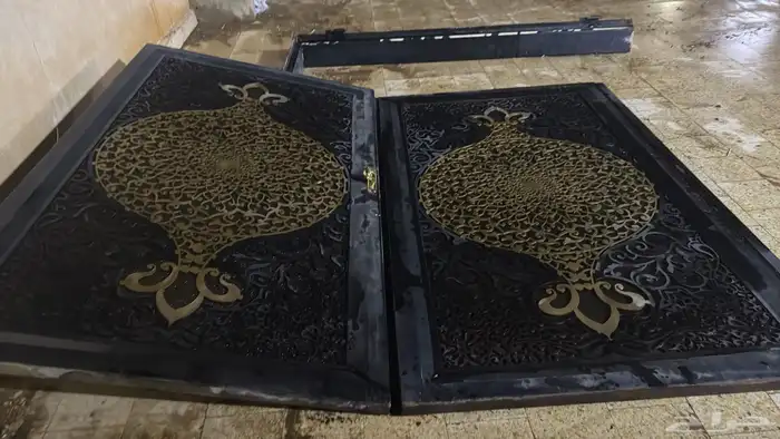 للبيع باب حديد 0