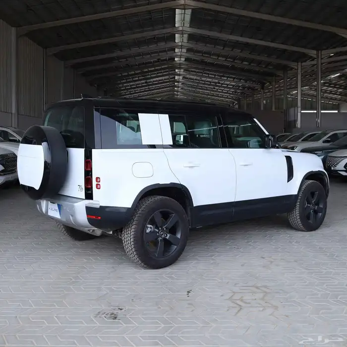 لاندروفر دفندر S110 موديل 2025 1