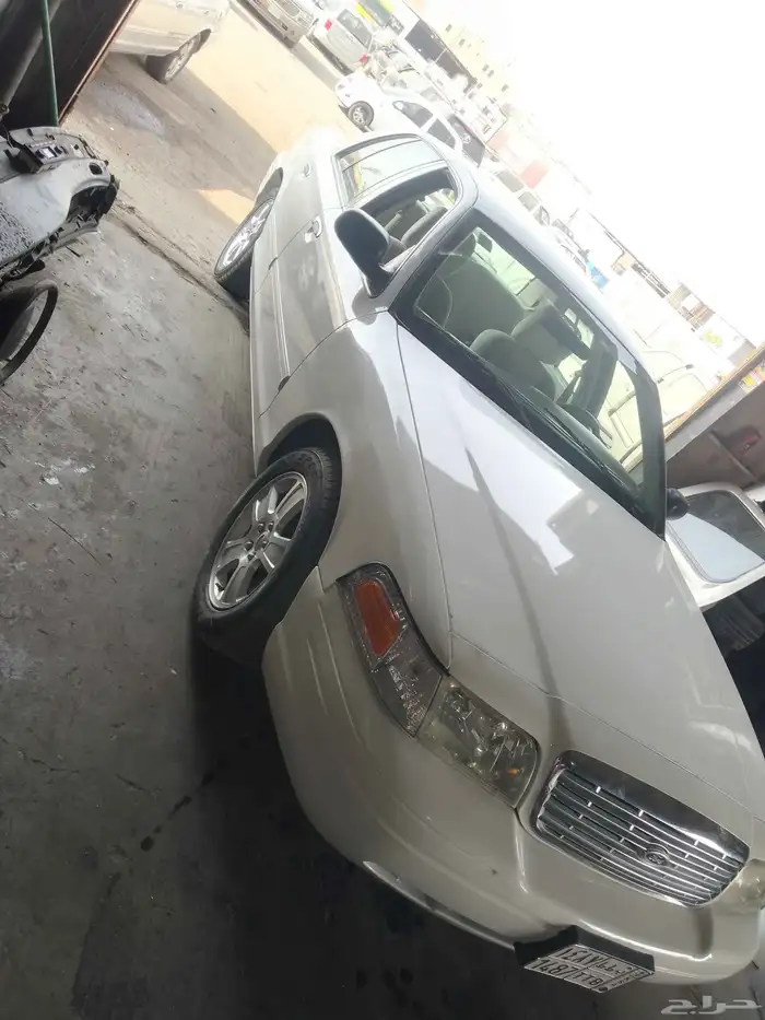 فورد فكتوريا 2011 0