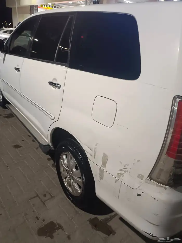 تويوتا 2010 انوفا 4