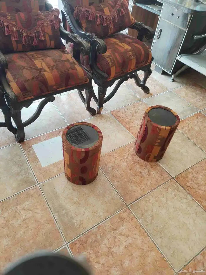 كراسي عدد12 كرسي مع الطاولات 4