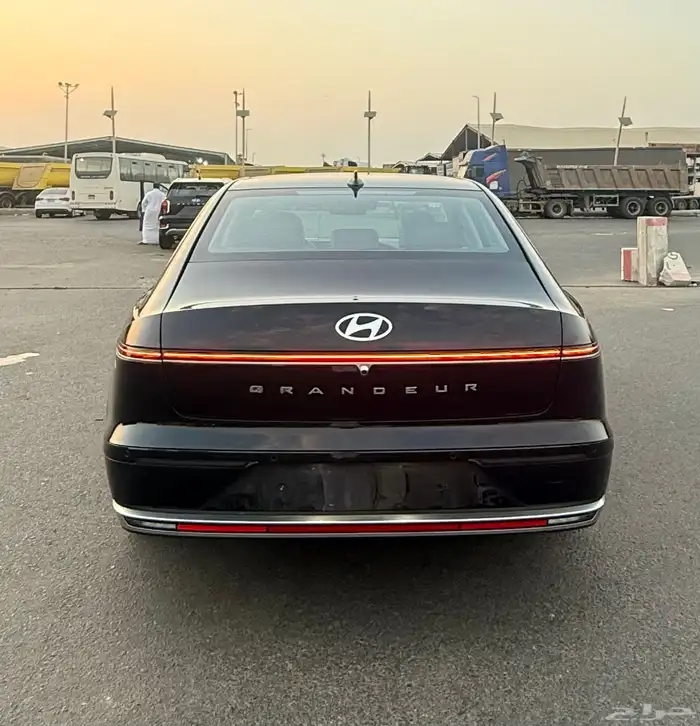 هونداي ازيرا 2023 ( بنزين ) فل كامل شبه جديدة للبيع 4