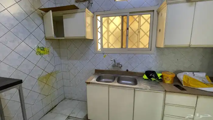 مطبخ للبيع بدون اجهزه مستعجل 0