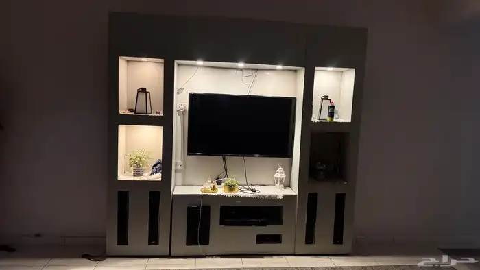 ديكور تلفزيون معه جهاز6 سماعات 0