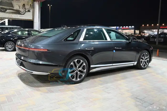 أزيرا بريميوم 2025 10