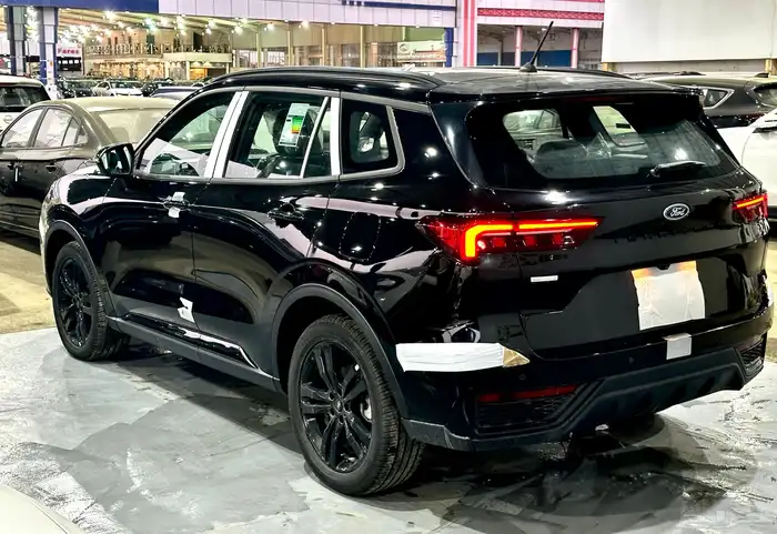 اقوي العروض فورد تيريتوري دارك ايديشن 2025 4