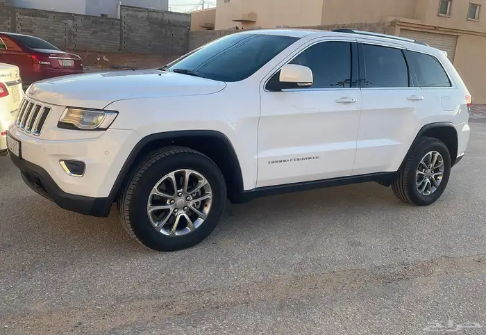 جراند شيروكي لاريدو 6 سلندر ممشى قليل 5