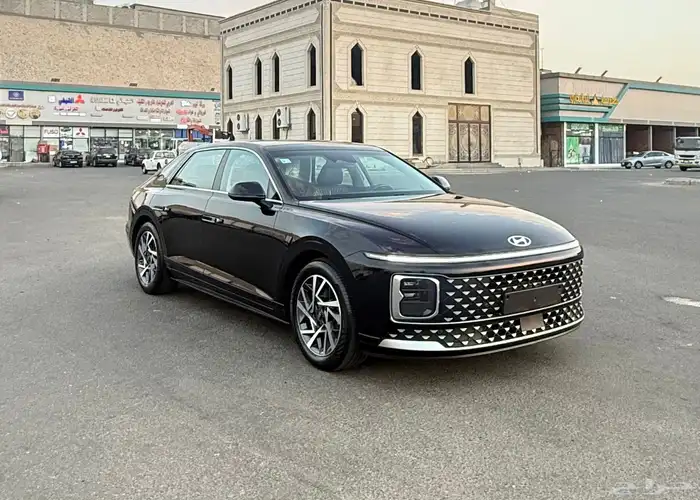 هونداي ازيرا 2023 ( بنزين ) فل كامل شبه جديدة للبيع 2