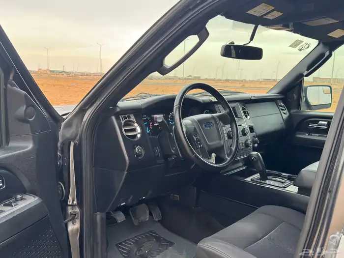 اكسبديشن 2016 دبل بحالة ممتازة 21