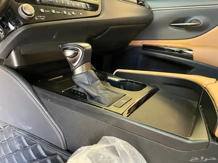 لكزس حجم 250 ES المديل 2023 سعودية عبداللطيف جميل AA. 33