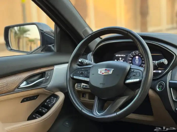 كاديلاك CT5 موديل 2023 اعلى فئة مخزن ممشى 6 الف تحت الضمان 45