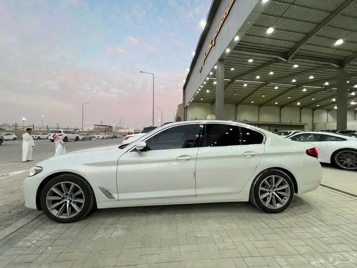 بي ام دبليو 520 موديل 2023 4