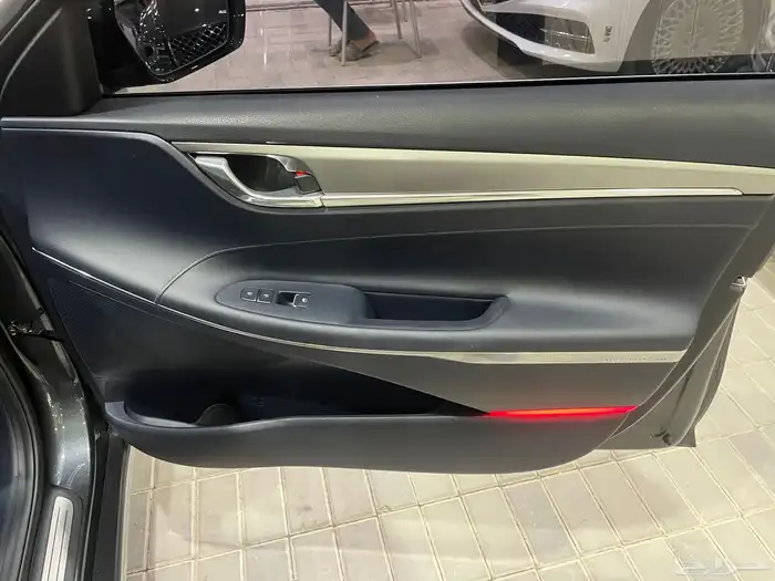 ازيرا 2021 نصف فل ( بنزين ) 6 سلندر 20