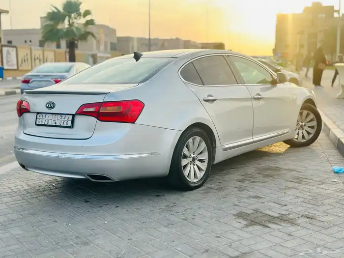 كيا كادنزا 2011 رقم واحد 6 سلندر 8