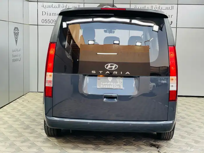 هيونداي ستاريا 2024 ( بنزين ) 4