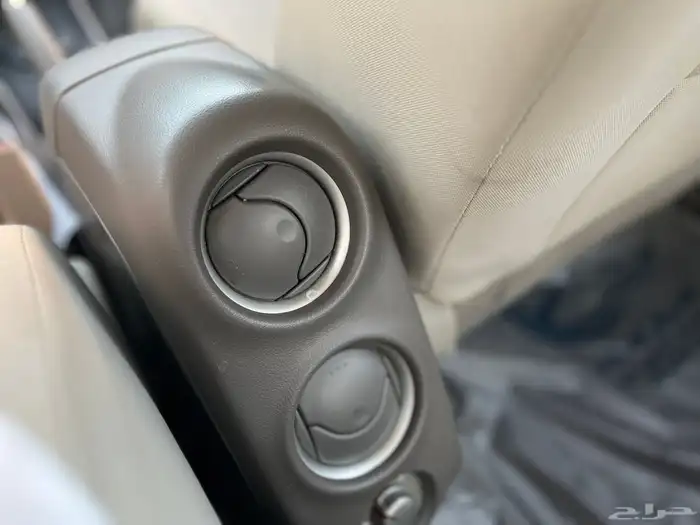 للبيع نيسان صني 2023فل كامل 24