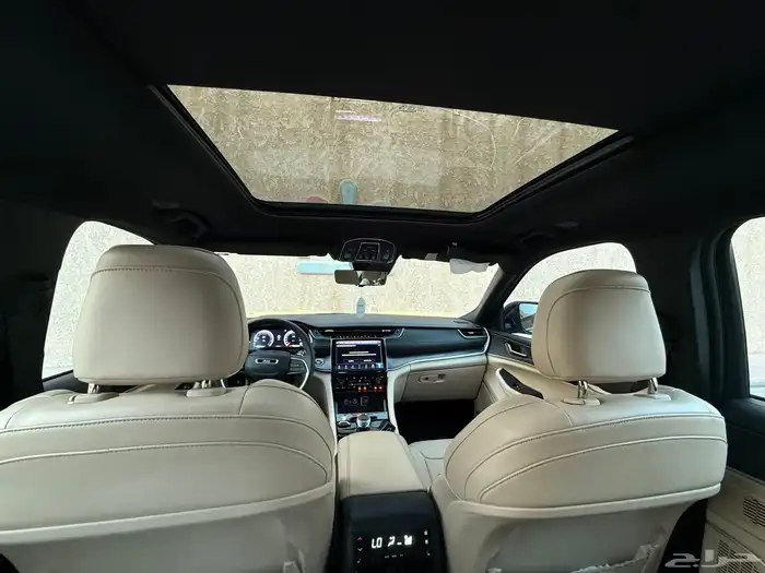 جيب شروكي لمتد 2023 35