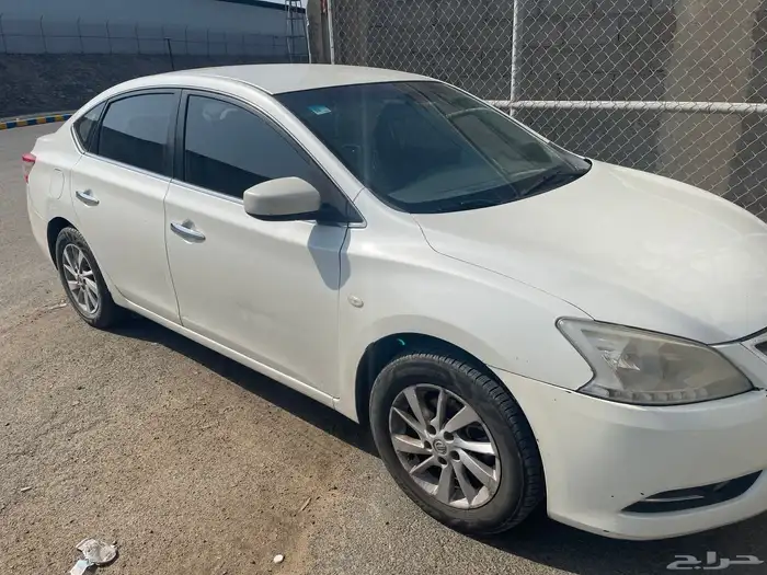 للبيع سيارة نيسان سنترا 2016 2