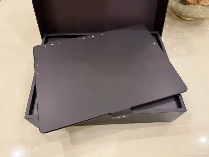 Surface Pro  وCopilot  PC  و13 بوصة   Snapdragon 2