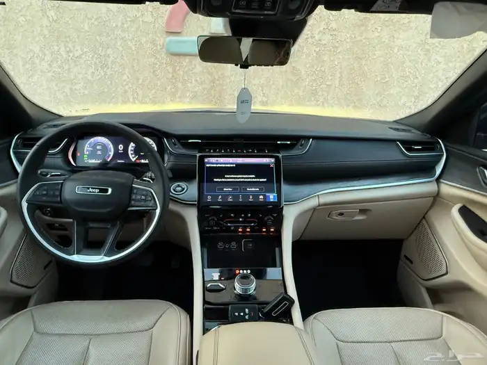 جيب شروكي لمتد 2023 34