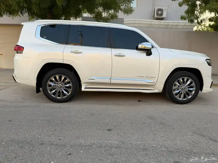 للبيع لاندكروزر جي اكس او 4