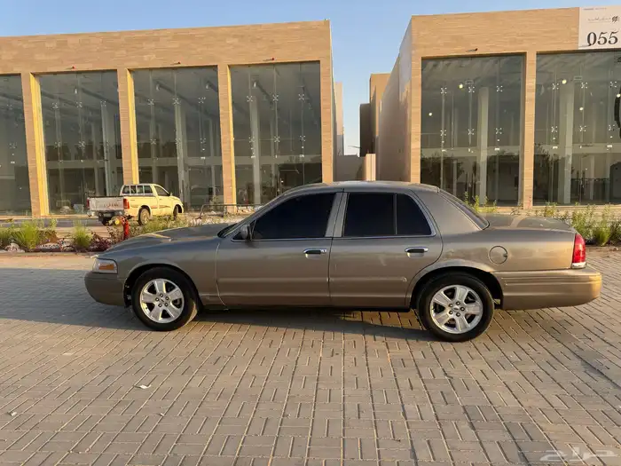 للبيع فورد فكتوريا 3