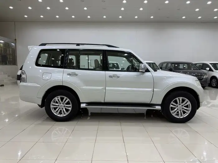 ميتسوبيشي باجيرو 2017 فل كامل مكينه 3800 5