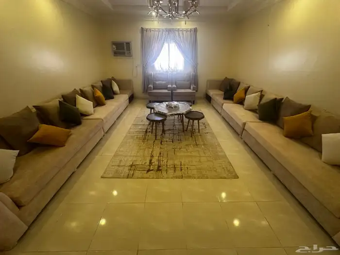 مجلس كامل مع الطاولات واثنين كراسي 0