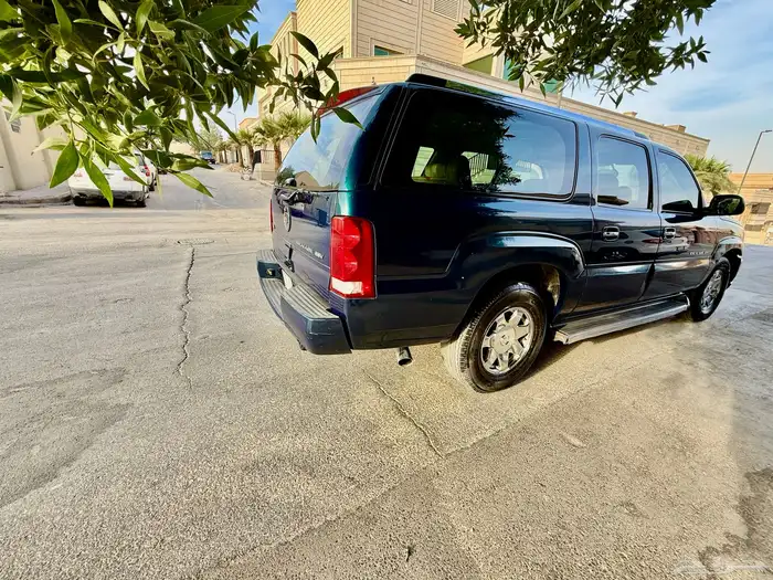 كاديلاك اسكاليد 2005 ممشى قليل مخزن 3