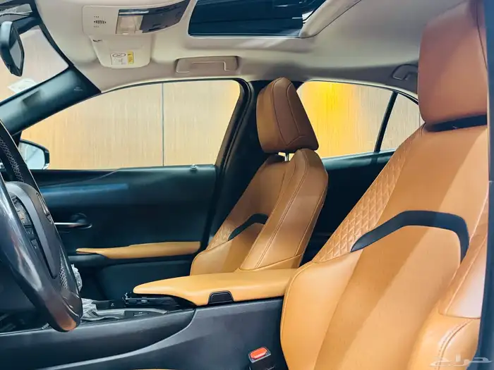 لكزس 2019 UX 200 سعودي (( بحاله ممتازه)) 16