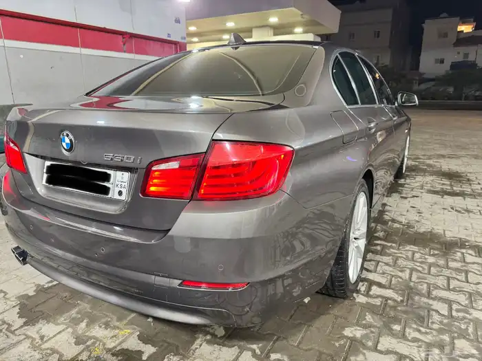 بي ام دبليو الفئة الخامسة 530i 2013 BMW 17