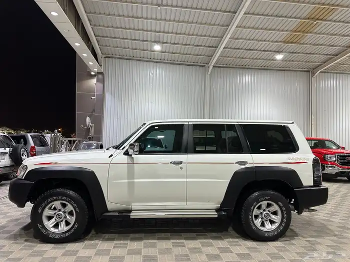 للبيع نيسان فيتك موديل 2014 قير عادي 8