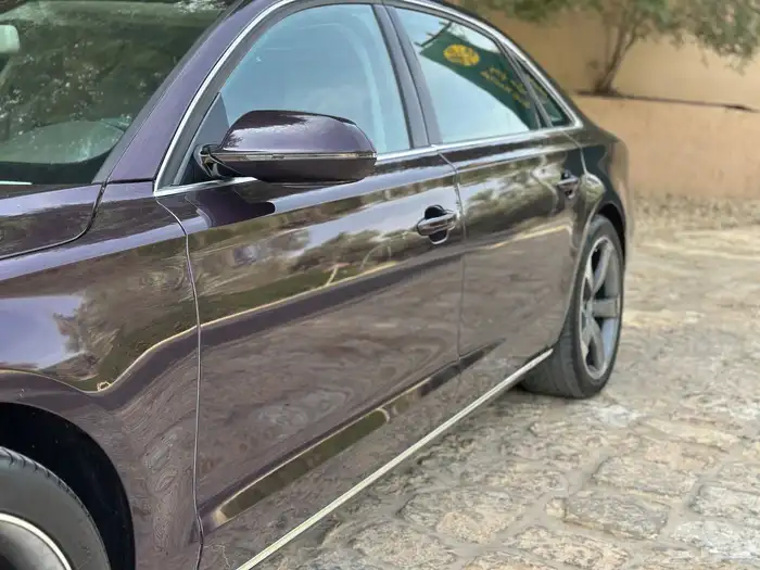 Audi A8 اودي مخزن 2012 11