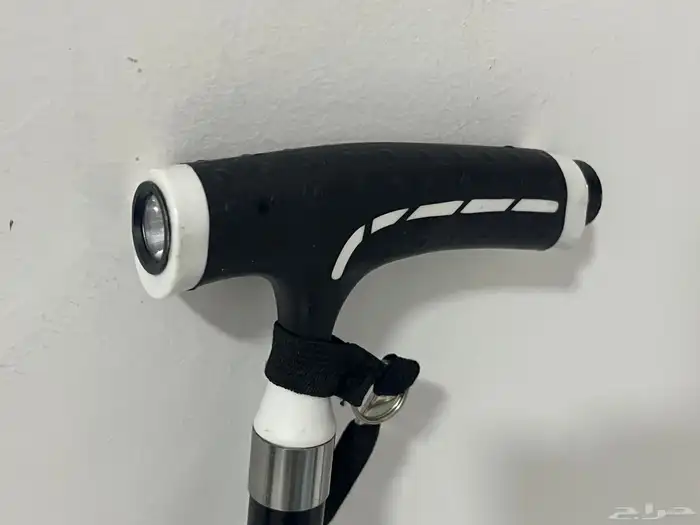 صدقة للمحتاجين مشاية لكبار السن وعكاز 5