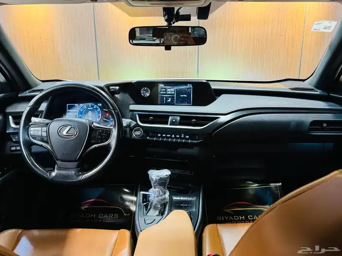 لكزس 2019 UX 200 سعودي (( بحاله ممتازه)) 13