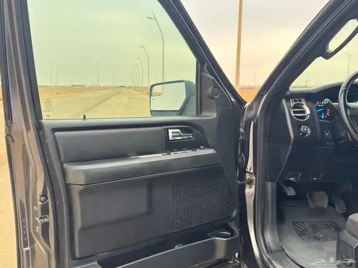 اكسبديشن 2016 دبل بحالة ممتازة 20