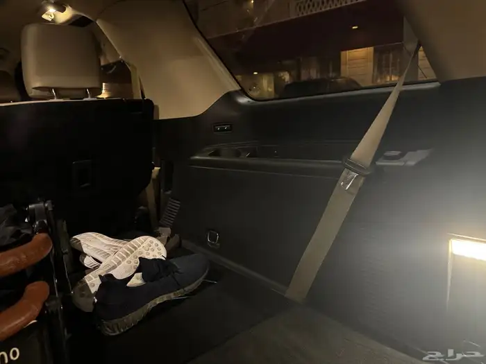 فورد اكسبديشن موديل 2023 XLT اللون اخضر غامق 16