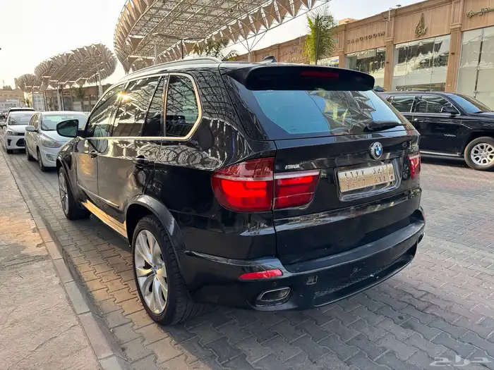 للبيع بي ام دبليو X5 ممشى قليل موديل 2009 4