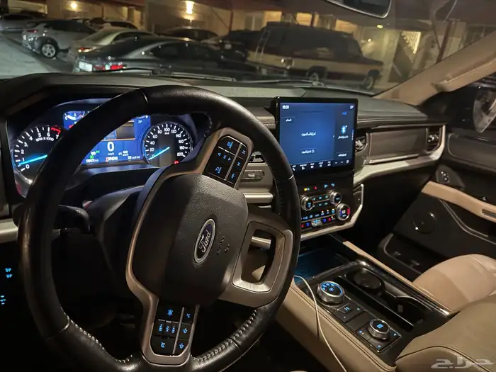 فورد اكسبديشن موديل 2023 XLT اللون اخضر غامق 8