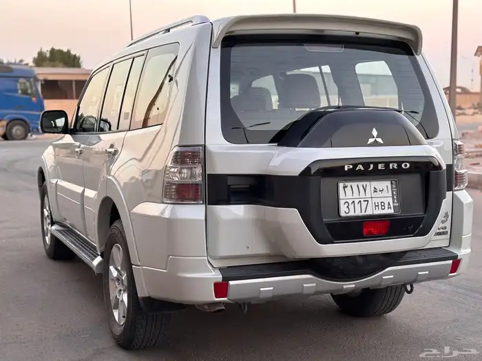 ميتسوبيشي باجيرو GLS 2022 5