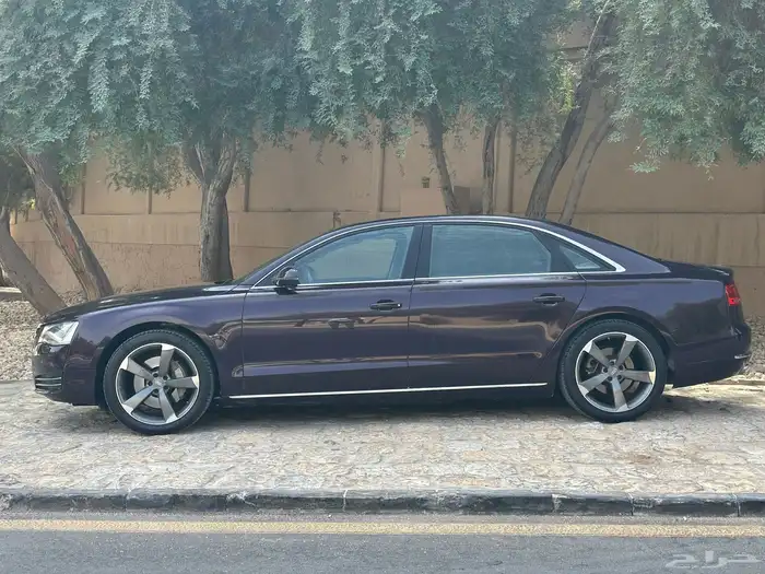 Audi A8 اودي مخزن 2012 2