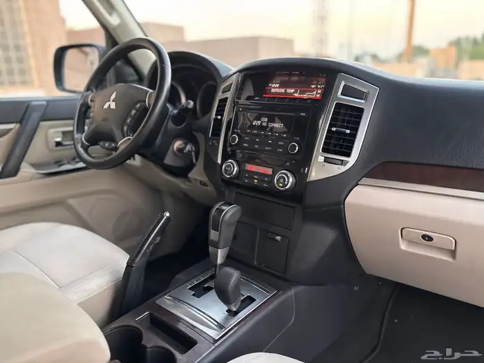 ميتسوبيشي باجيرو GLS 2022 17