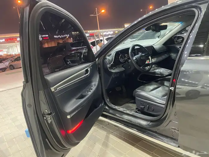 ازيرا 2021 نصف فل ( بنزين ) 6 سلندر 7