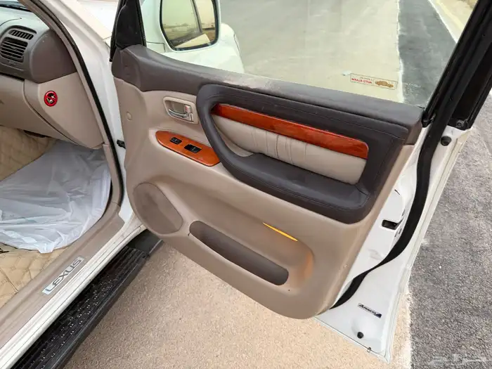 للبيع لكزس 2001 فيه رش خفيف 7