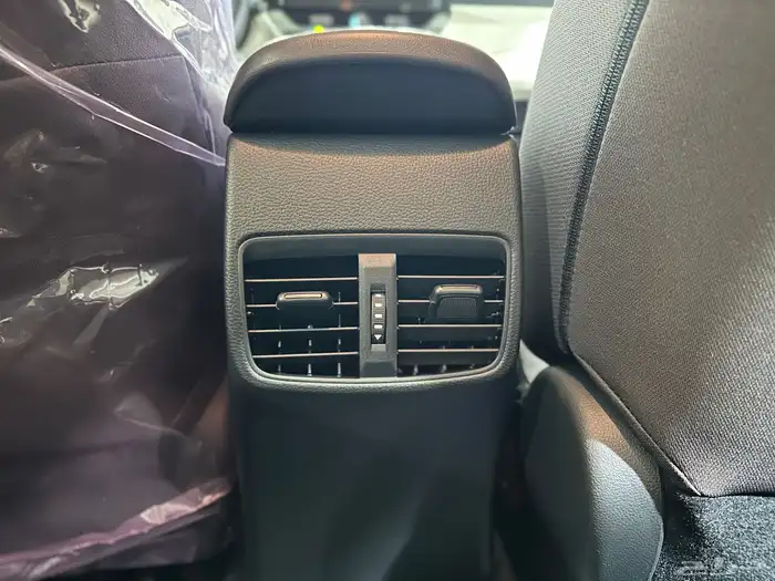 تويوتا كورولا ستاندر 2.0 موديل 2025 10